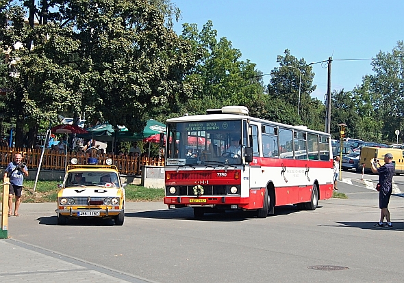 Netradiční rozloučení s vozy Karosa řady 700 v Brně