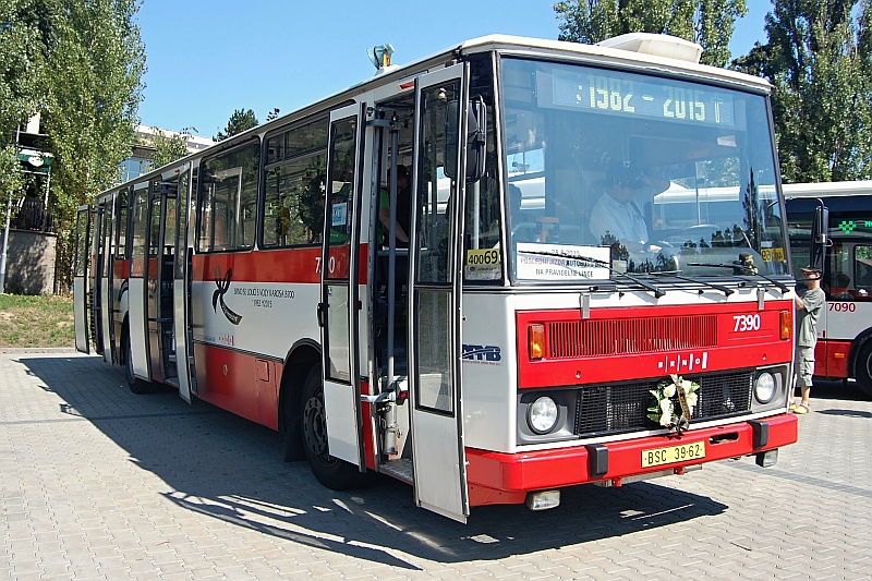 Netradiční rozloučení s vozy Karosa řady 700 v Brně