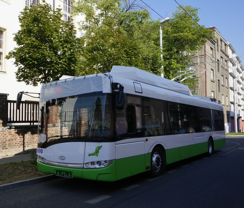 Z plzeňského polygonu 31.8.2015: Trolejbus Solaris Trollino 12 pro Cagliari