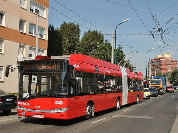 V Budapešti vyjela první Trollina s elektrovýzbrojí Škoda 