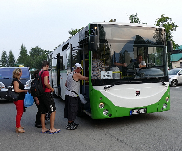 Autobusová pohlednice z Popradu a okolí včetně rarity, doubledeckeru Sírius