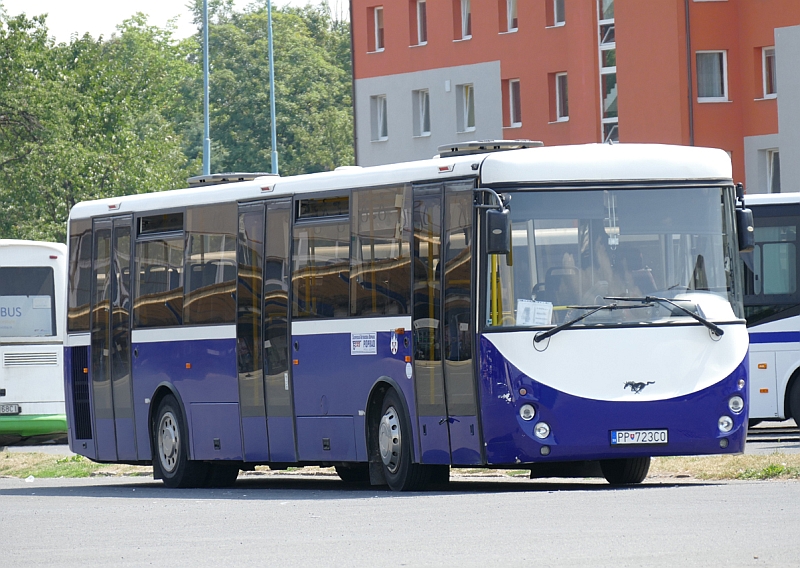 Autobusová pohlednice z Popradu a okolí včetně rarity, doubledeckeru Sírius