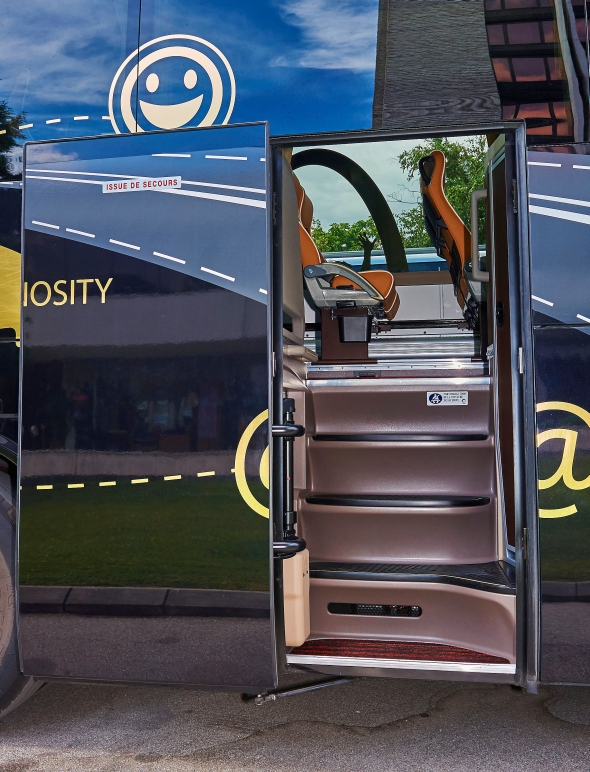 IVECO MAGELYS: International “Coach of the Year 2016”