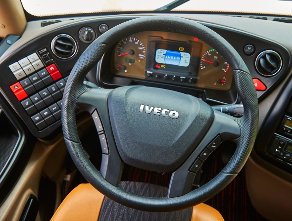 IVECO MAGELYS: International “Coach of the Year 2016”