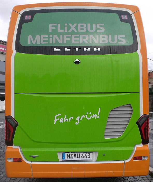 Zelené autobusy sítě MeinFernbus FlixBus nelze přehlédnout jak na ÚAN Florenc,