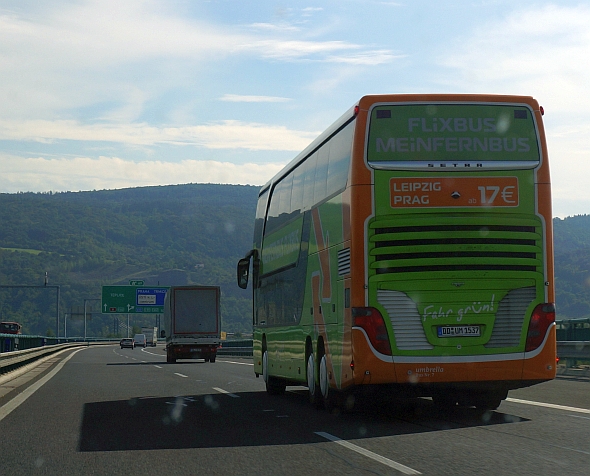 Zelené autobusy sítě MeinFernbus FlixBus nelze přehlédnout jak na ÚAN Florenc,