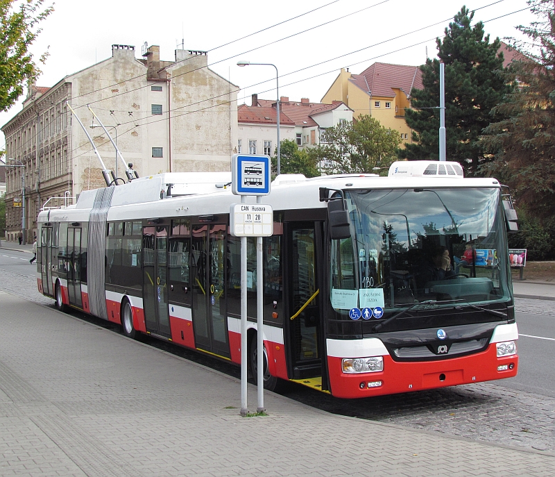 Z plzeňského polygonu: Trolejbusy pro B.Bystricu s logem v novém vizuálním stylu