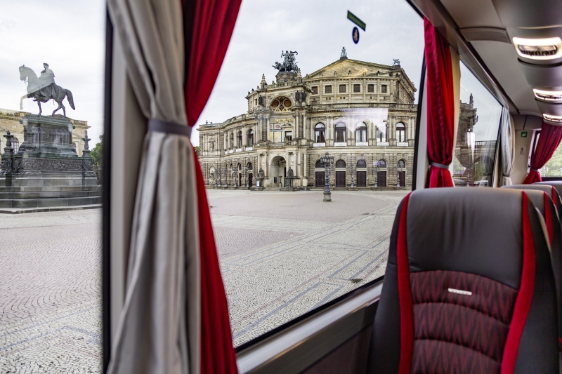 Nové modely S 511 HD navazují na historii clubbusů Setra