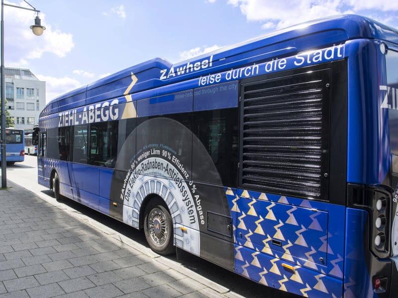 BUSWORLD 2015: Technologie ZAwheel  Ziehl-Abegg. Elektrobus EKOVA Electron 