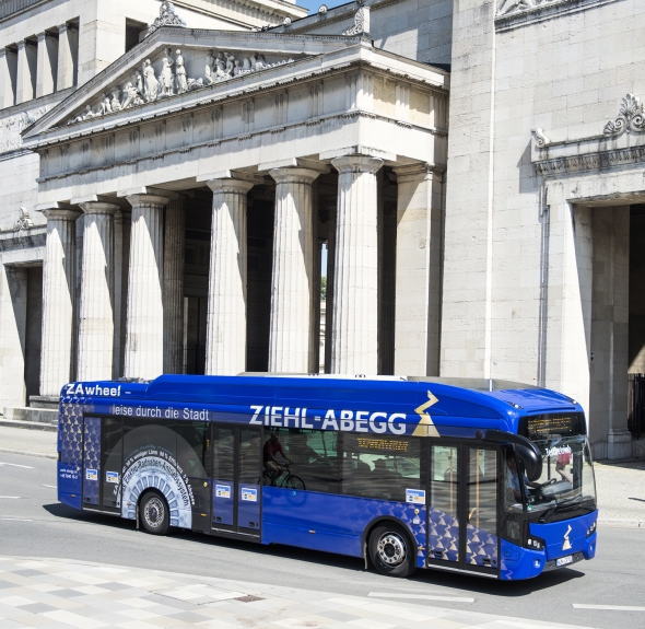 BUSWORLD 2015: Technologie ZAwheel Ziehl-Abegg. Elektrobus EKOVA Electron