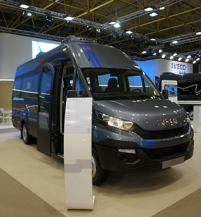 BUSWORLD 2015: Expozice Iveco Bus-malé busy Daily. Světová premiéra elektrobusu