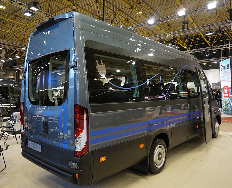 BUSWORLD 2015: Expozice Iveco Bus-malé busy Daily. Světová premiéra elektrobusu