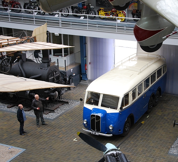 Renovovaný autobus Tatra 85/91 z roku 1938 dorazil do NTM v Praze