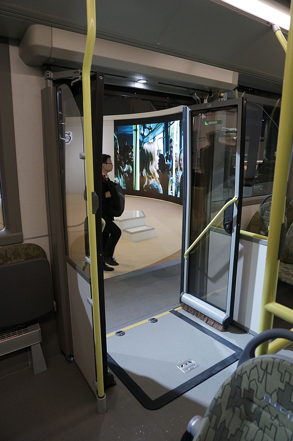 BUSWORLD 2015: Volvo Buses - v premiéře elektrobus 12 m, kloubový hybrid,