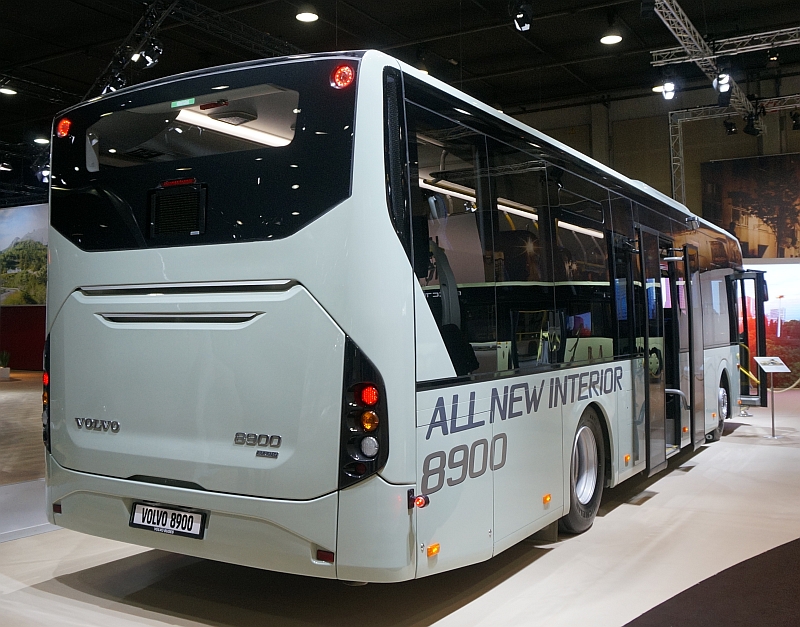 BUSWORLD 2015: Volvo Buses - v premiéře elektrobus 12 m, kloubový hybrid, 