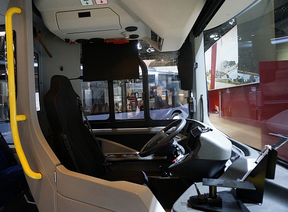 BUSWORLD 2015: Volvo Buses - v premiéře elektrobus 12 m, kloubový hybrid, 