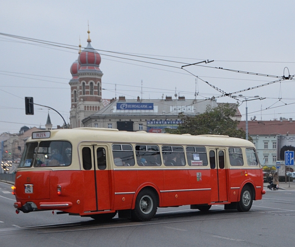 Plzeň: Historický autobus Škoda 706 RTO PMDP vyjel 28. října 