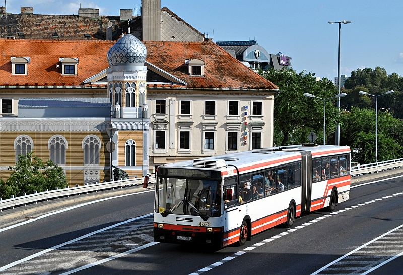 Poslední autobusy Ikarus v bratislavských ulicích. Elegantní typy 415 a 435 