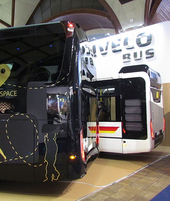 Ohlédnutí za veletrhem Czechbus 2015: Kloubový Urbanway pro DPKV