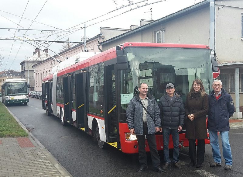 Dva nové klimatizované trolejbusy předala před koncem roku 2015 do Prešova