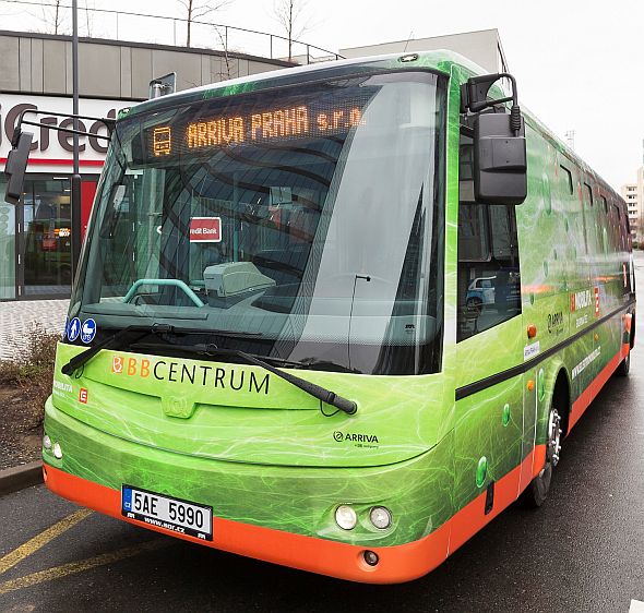 V Praze vyjely do ostrého provozu s cestujícími 2 nové elektrobusy