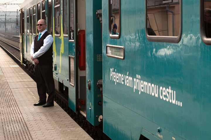 Společnost ARRIVA vyjíždí svými vlaky