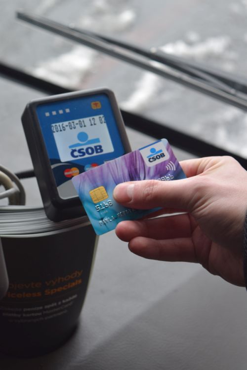 Soukromý dopravce spouští placení bezkontaktními platebními kartami