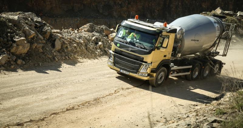 Společnost Volvo Trucks představila nová vozidla a techniku určenou do náročného terénu