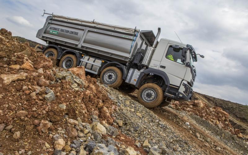 Společnost Volvo Trucks představila nová vozidla a techniku určenou do náročného terénu