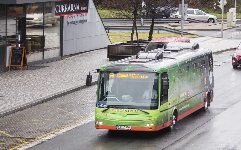 První bezplatné elektrobusy v Praze svezly přes 300 tisíc pasažérů