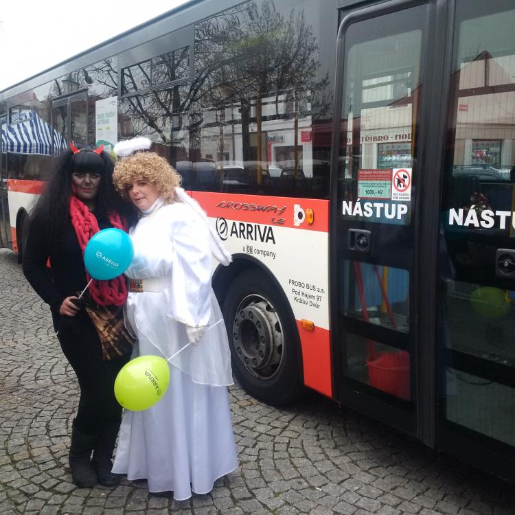 Mikuláš naděloval 5. prosince v autobusech na Berounsku