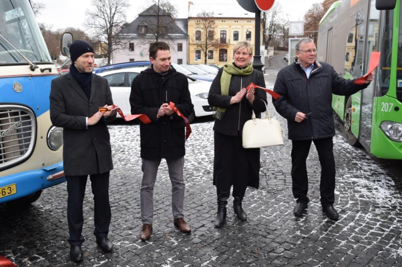 S Pražskou integrovanou dopravou na Říp a do Roudnice nad Labem a s Dopravou Ústeckého kraje do Mělníka