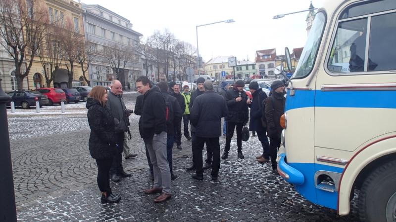 S Pražskou integrovanou dopravou na Říp a do Roudnice nad Labem a s Dopravou Ústeckého kraje do Mělníka