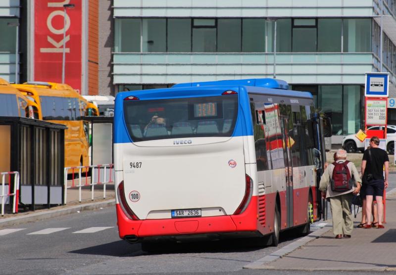 Nové vozy Iveco Crossway pro ARRIVU Praha v roce 2016