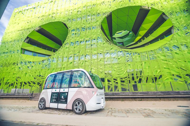 V Paříži jezdí robotické autobusy bez řidičů