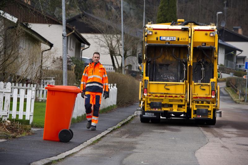 Ve Švédsku se testuje autonomní vozidlo pro svoz odpadu 