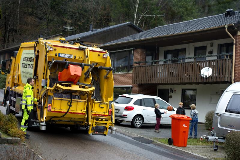 Ve Švédsku se testuje autonomní vozidlo pro svoz odpadu 