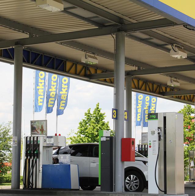 Bonett otevřel 7. června v Čestlicích další plnící stanici CNG