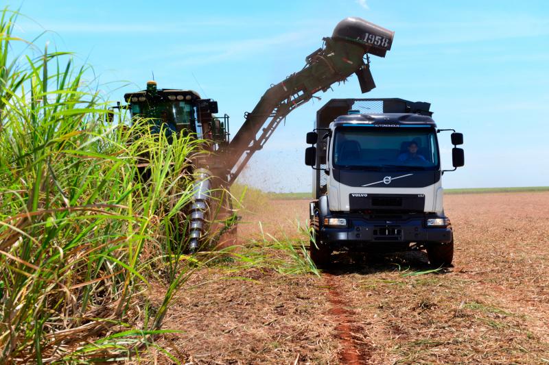 Autonomní nákladní vozidlo Volvo je připraveno zvýšit úrodu cukrové třtiny v Brazílii
