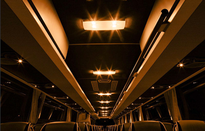 Nové Tourismo RHD: Atraktívny a príjemný interiér, na výber dva kokpity vodiča