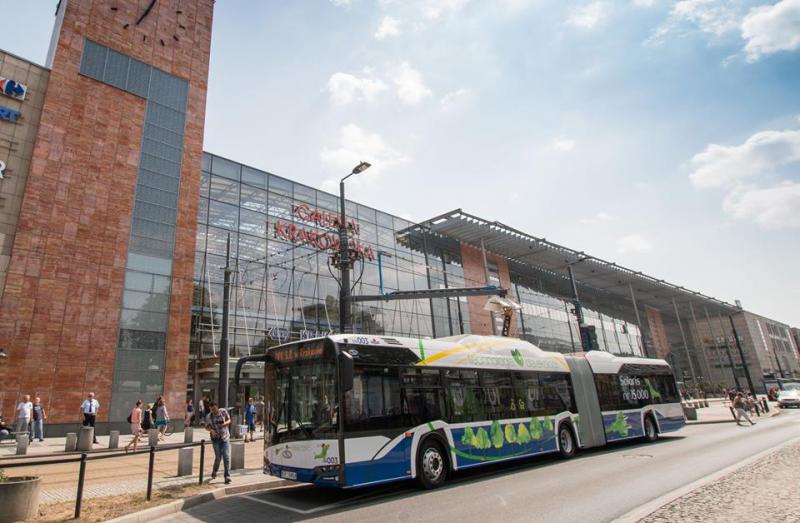 V Krakově vyjedou další elektrické autobusy Solaris