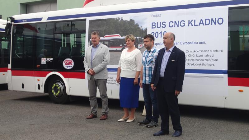 Dvacetsedm nových autobusů SOR CNG se představilo v Kladně