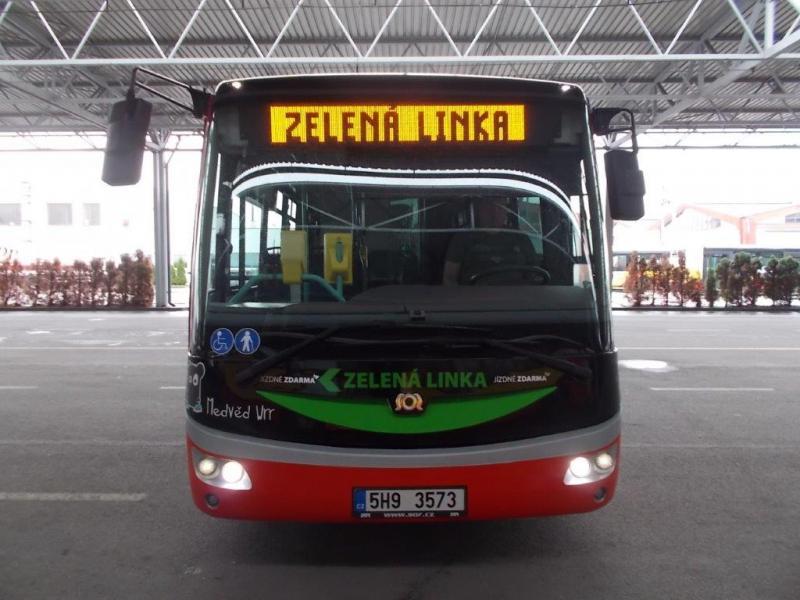 Dosud největší kontrakt na elektrobusy v České republice byl podepsán v Hradci Králové
