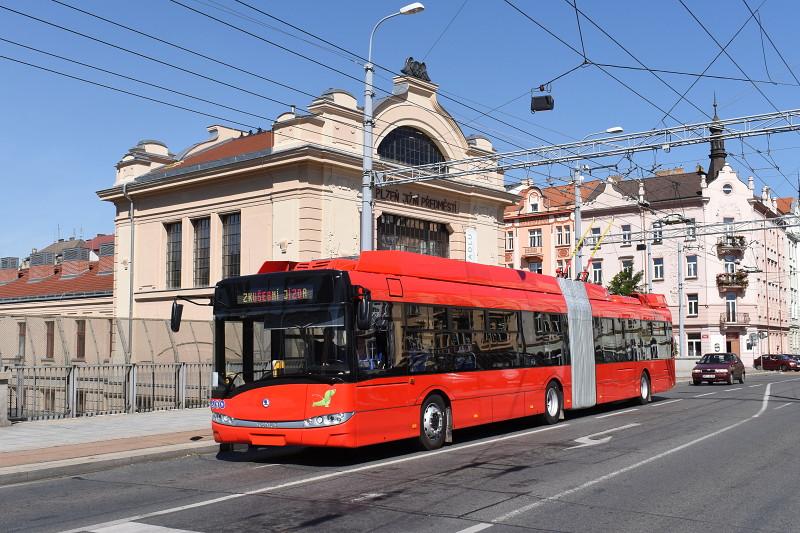 Letní zkušební jízdy trolejbusů Škody Electric v Plzni