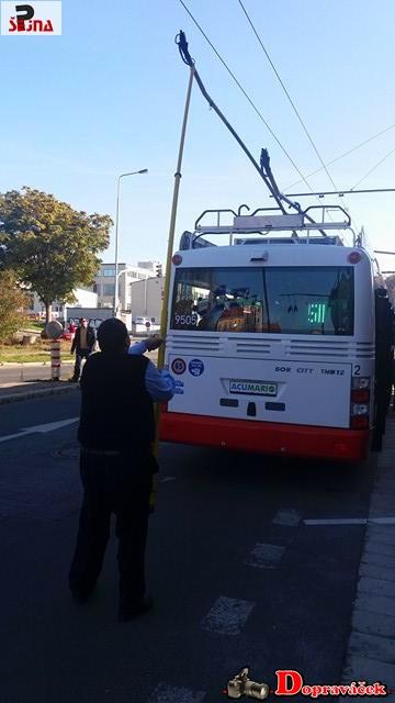 Elektrobus s dymamickým dobíjením v provozu v Praze