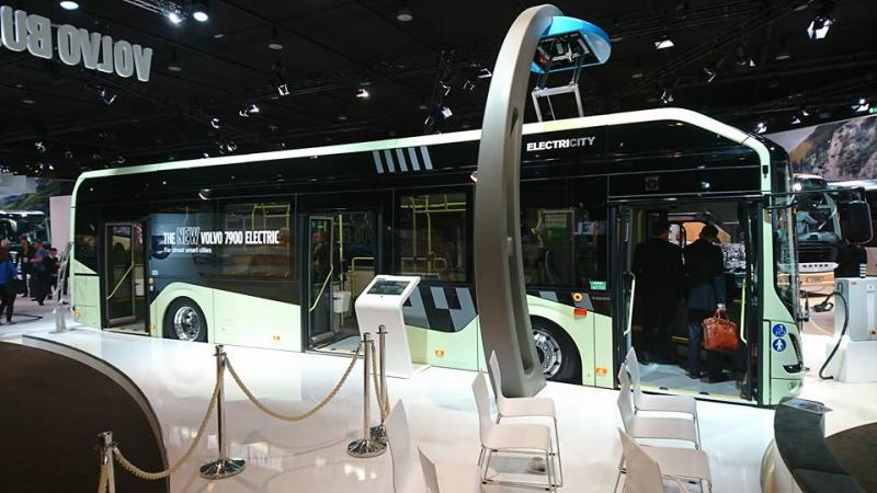 Busworld 2017: Volvo představilo luxusní verze autokarů a nové řešení elektrobusu 