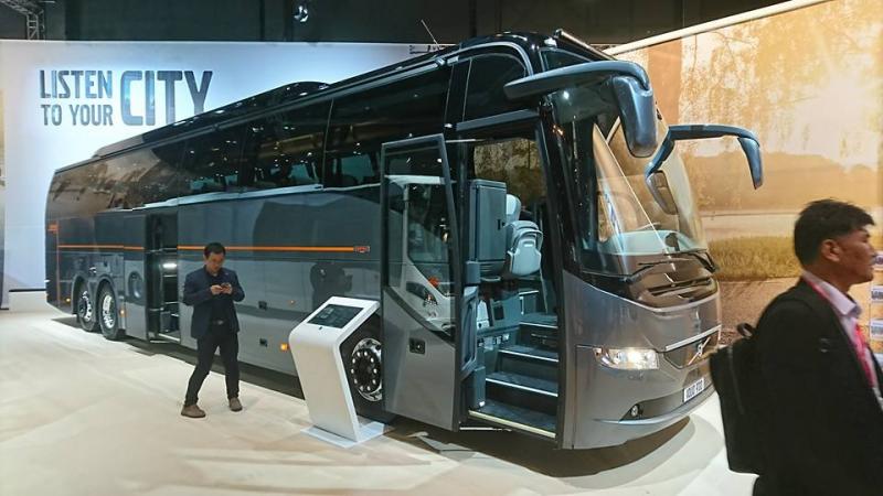 Busworld 2017: Volvo představilo luxusní verze autokarů a nové řešení elektrobusu 