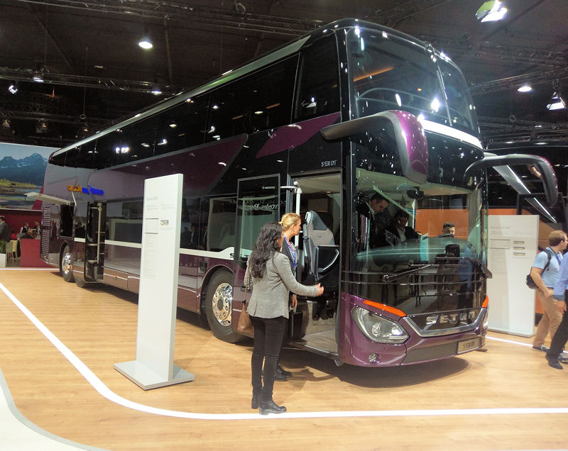 Busworld 2017: Daimler Buses se svými značkami Mercedes-Benz a Setra