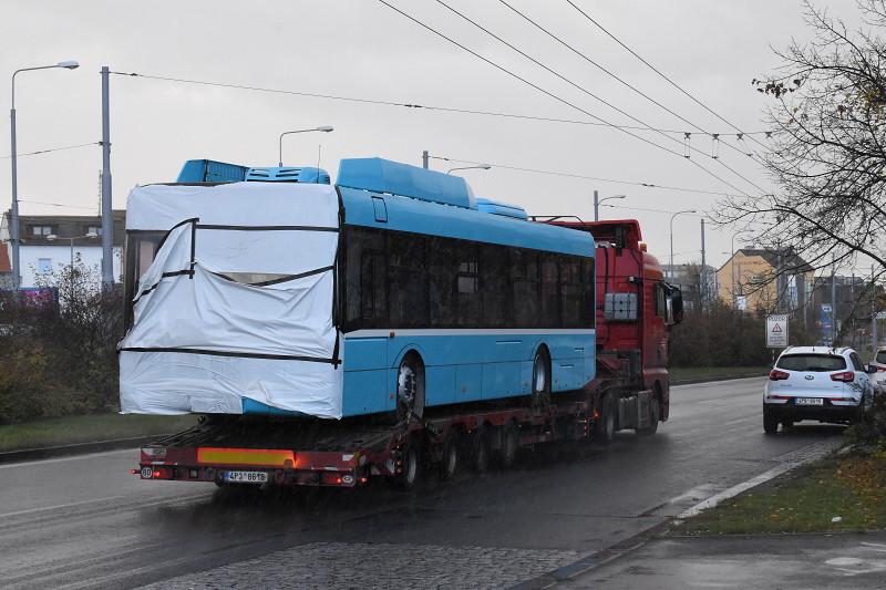 Modré trolejbusy v ulicích Plzně