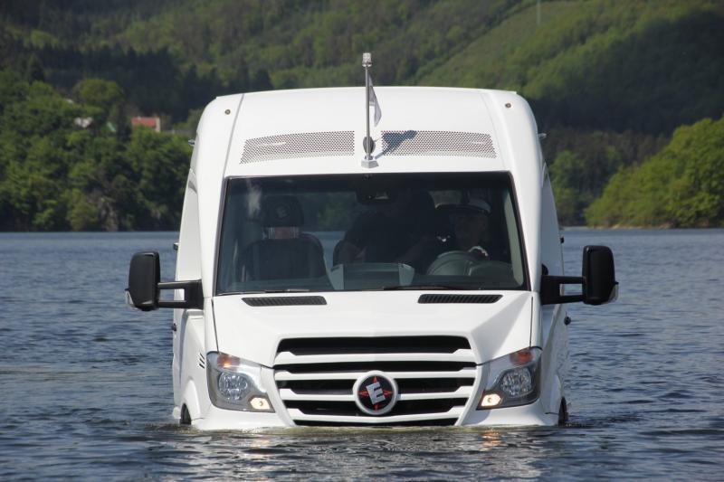 První český obojživelný autobus na CZECHBUSU